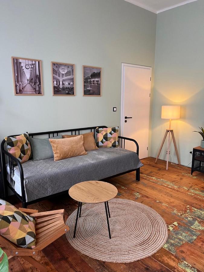 Four Rooms Carlsbad Authentic Карловы Вары Экстерьер фото