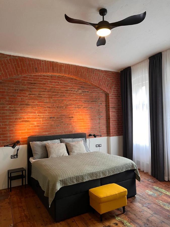 Four Rooms Carlsbad Authentic Карловы Вары Экстерьер фото