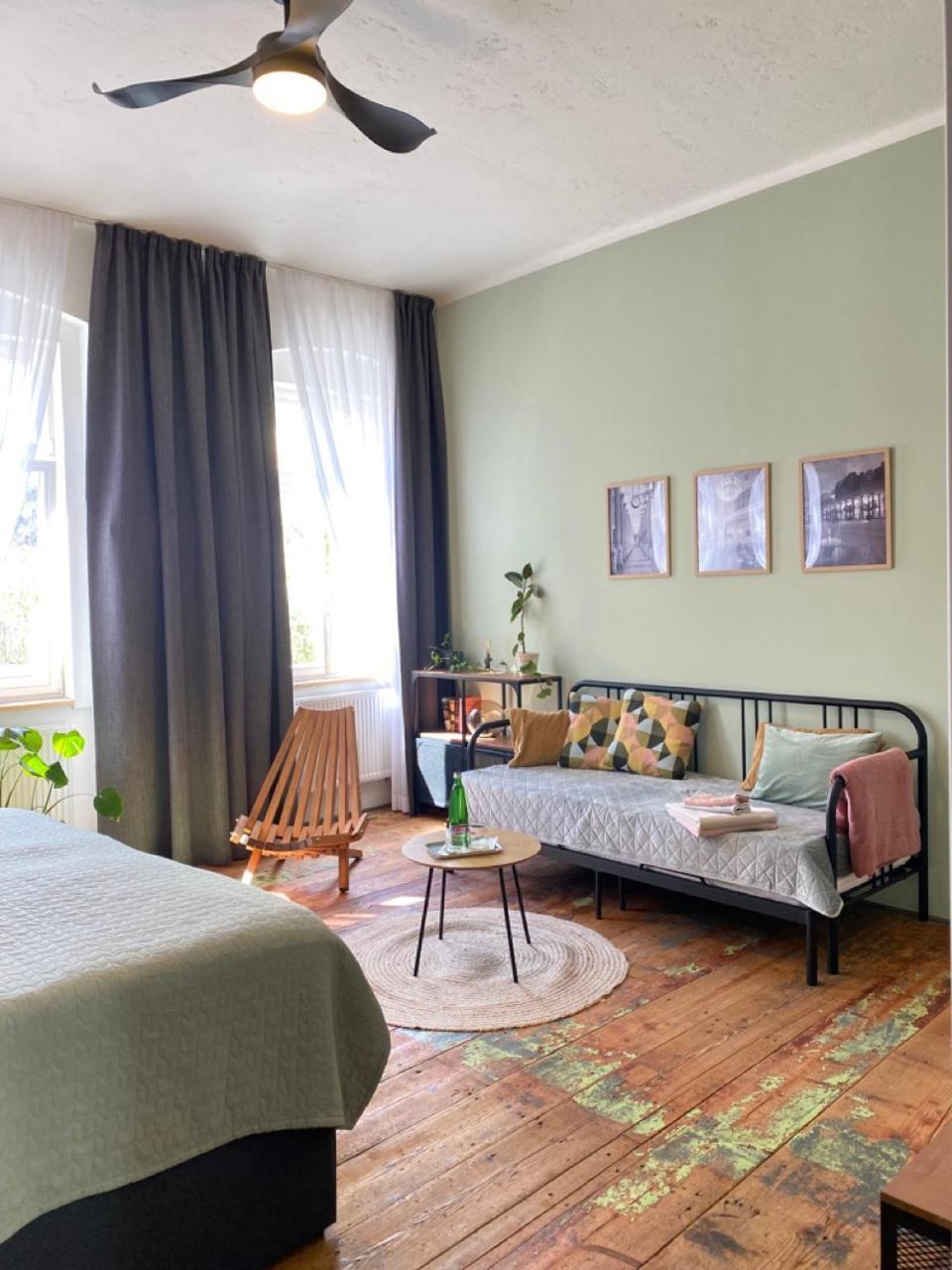 Four Rooms Carlsbad Authentic Карловы Вары Экстерьер фото