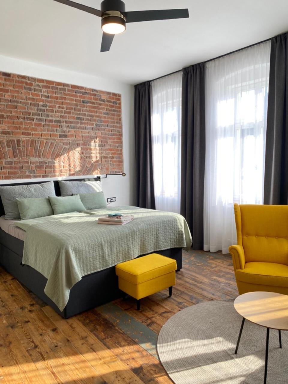 Four Rooms Carlsbad Authentic Карловы Вары Экстерьер фото
